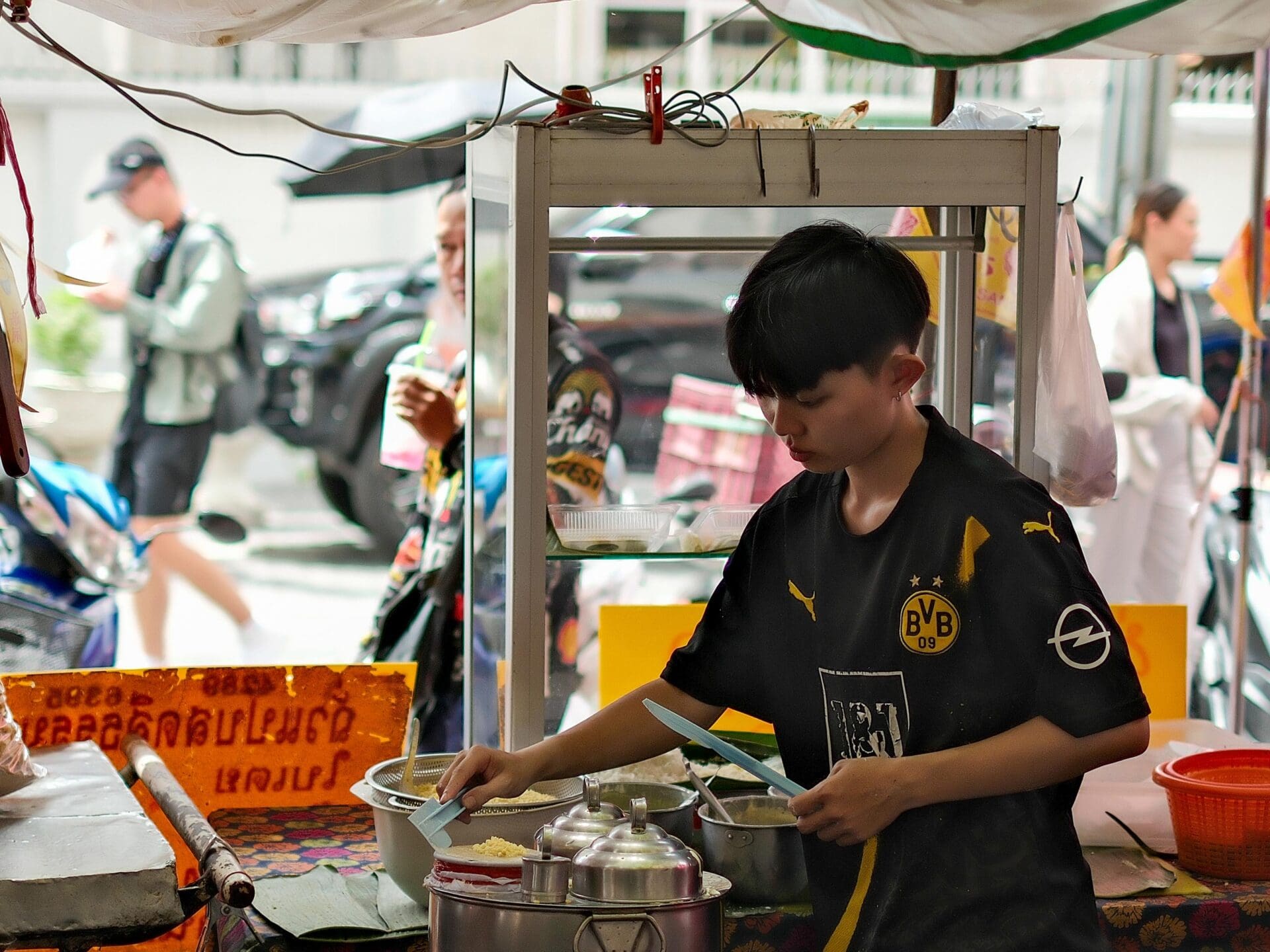 barista brewing coffee