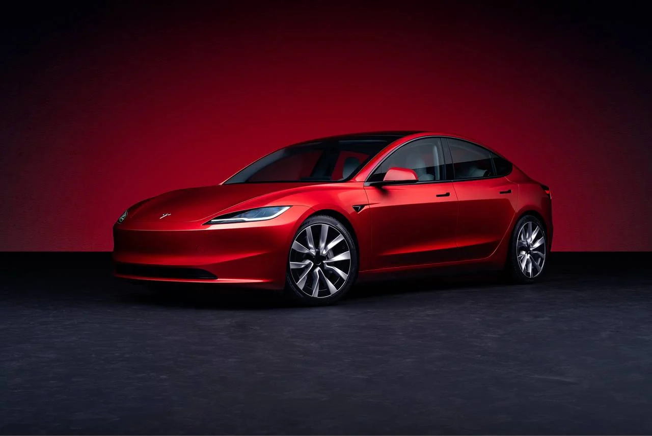 TESLA MODEL 3