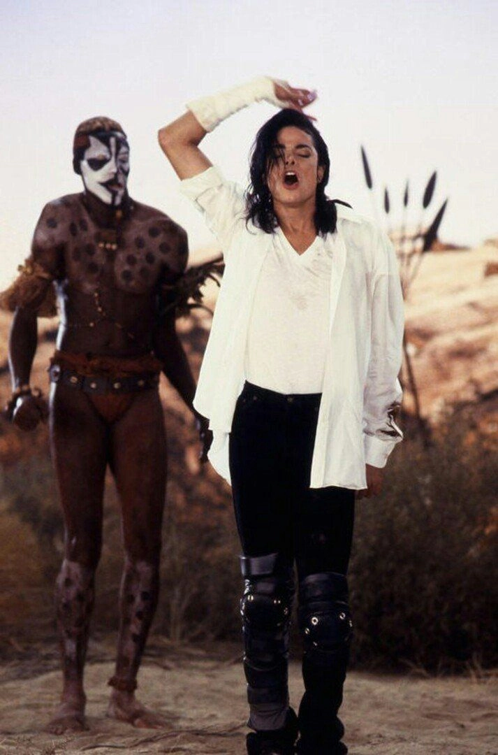 MICHAEL JACKSON BLACK OR WHITE