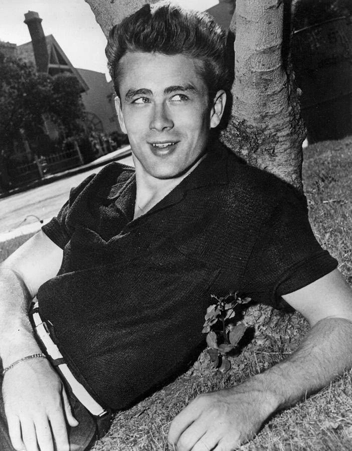 James Dean’s Textured Pompadour