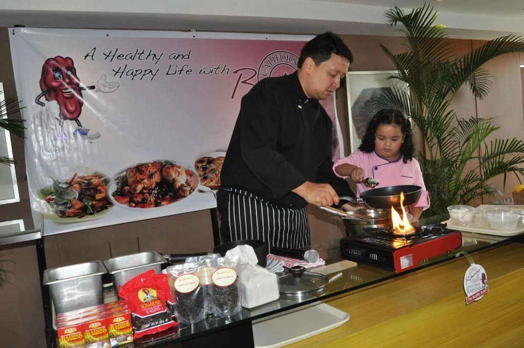 Culinary demonstration for children along with his daughter Sofia